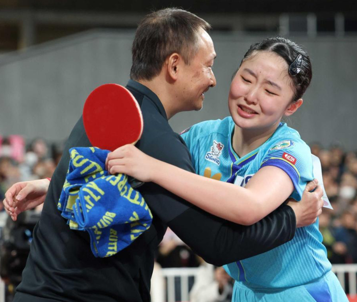 开云app-张本美和与父亲泪洒当场！17岁创5纪录成日乒首人 日媒：她的时代到来|日本|锦标赛|全日本锦标赛|决赛|早田希娜_新浪体育_新浪新闻